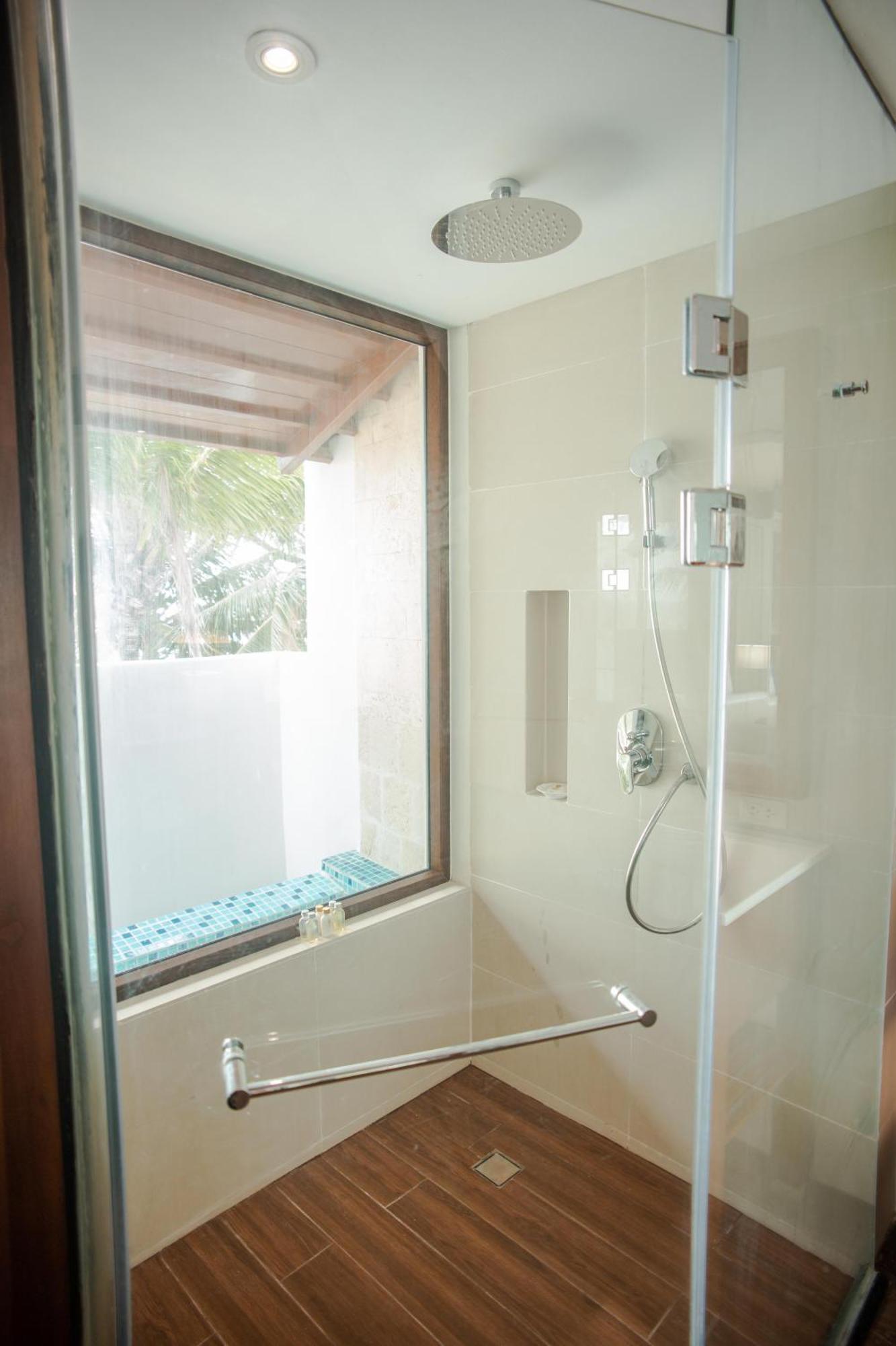 Mandarin White Boracay 4*